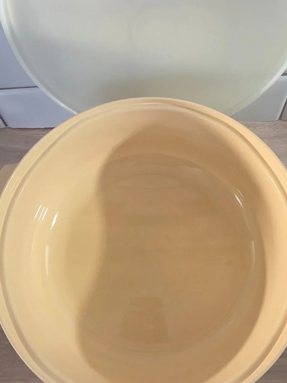 Vintage Tupperware 1 3/4 QT Microwave Cooker Almond Bowl with lid